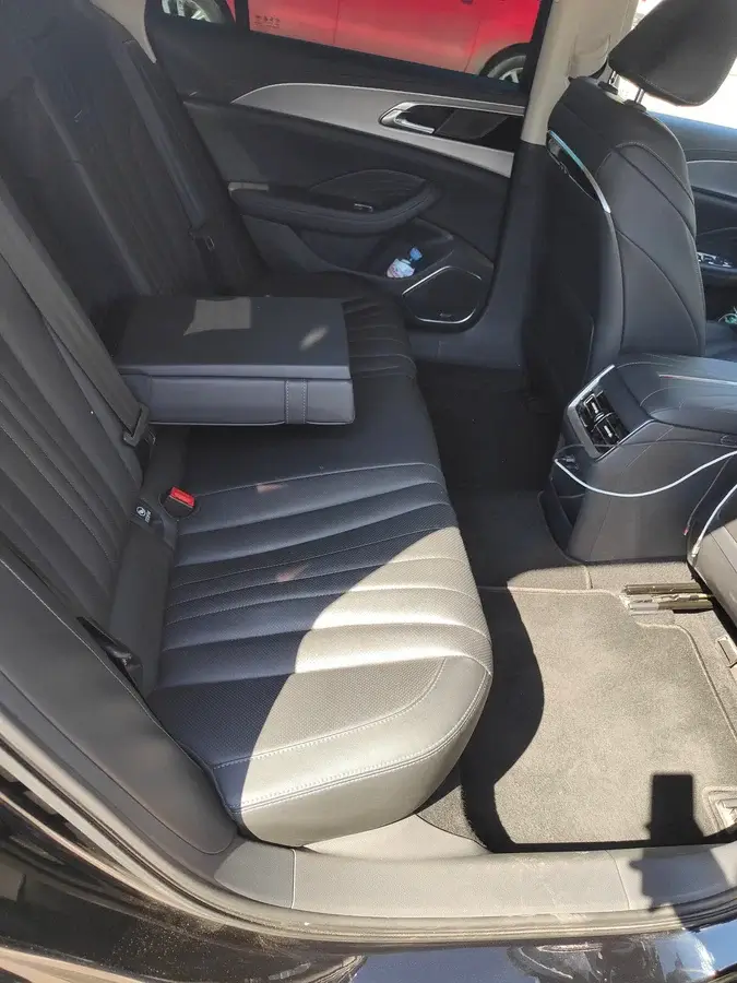 Hongqi H5 арендовать