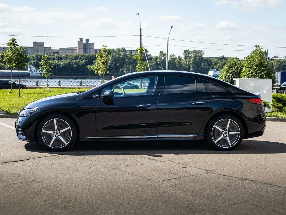 Аренда Mercedes EQE